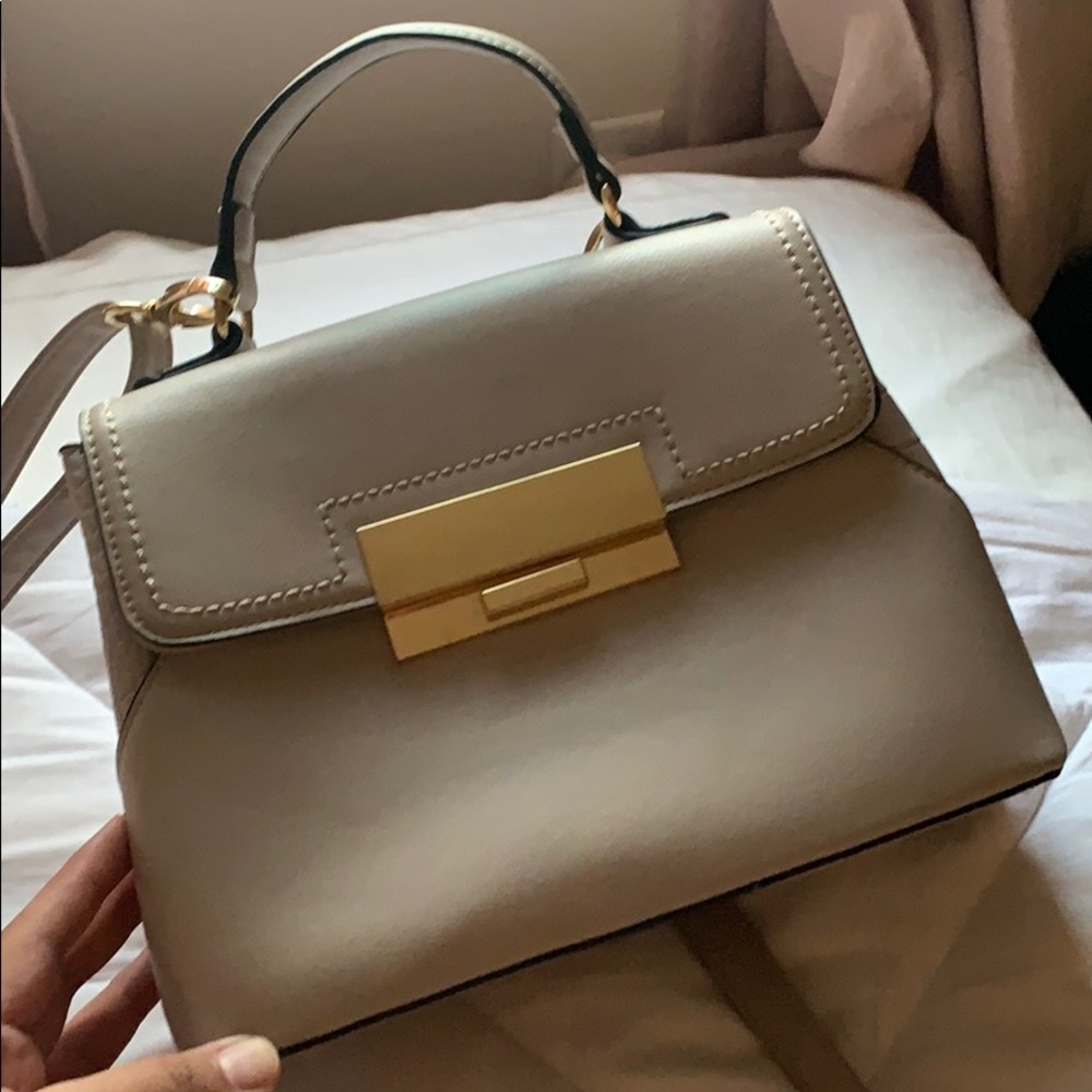 Beige top handle